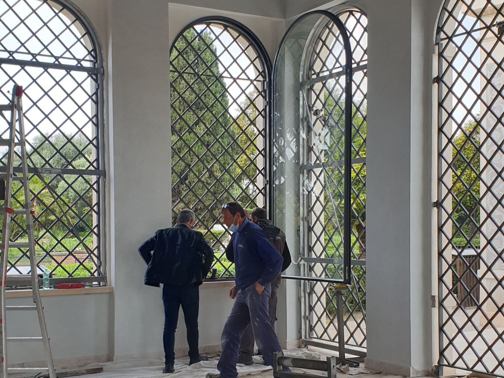 Verifica di cantiere delle grate e delle vetrate strutturali