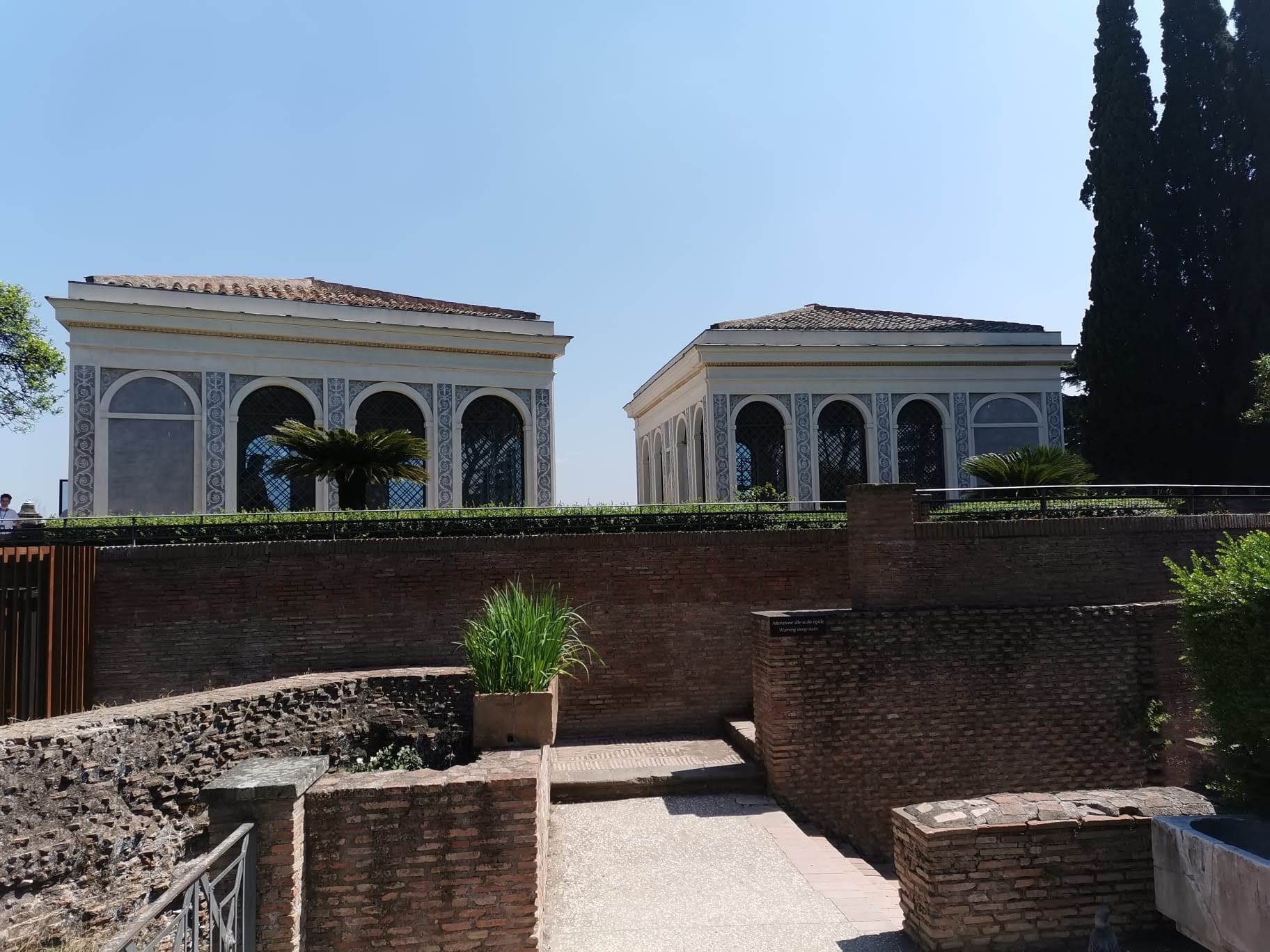 Le due Uccelliere Farnesiane viste dal percorso archeologico