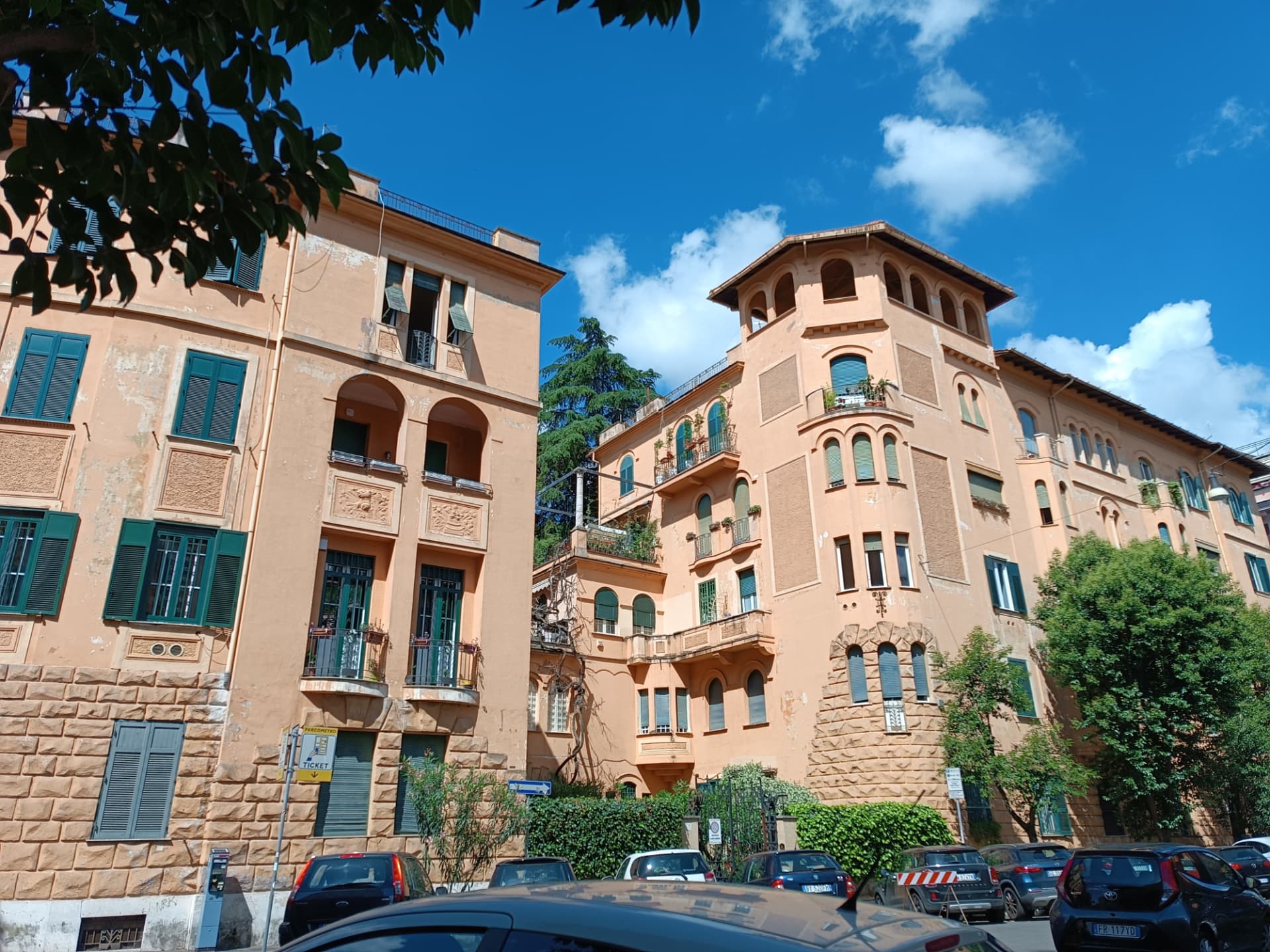 Il prospetto storico di Casa Pimentel a lavori ultimati