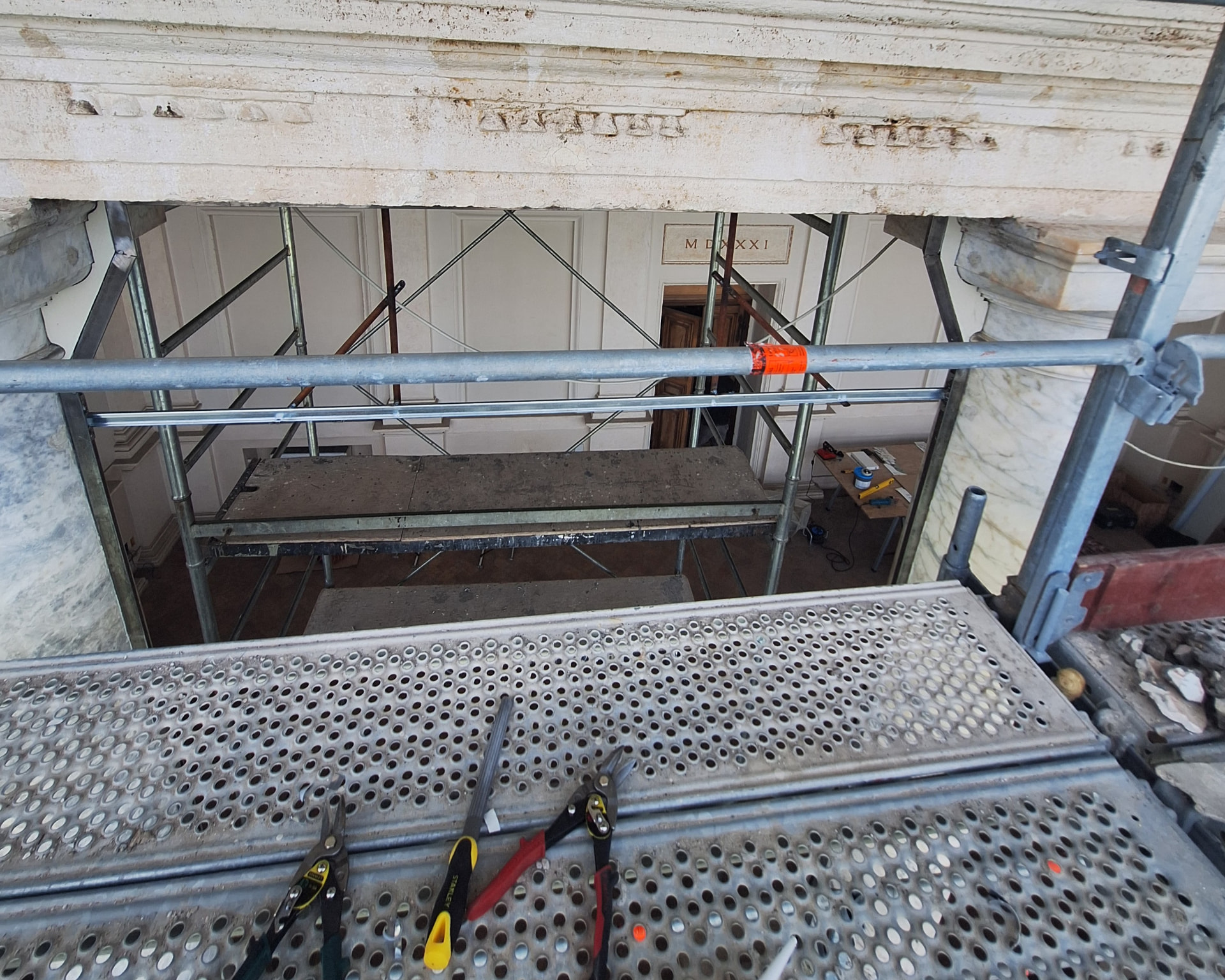 Lavorazioni in quota sui telai della loggia