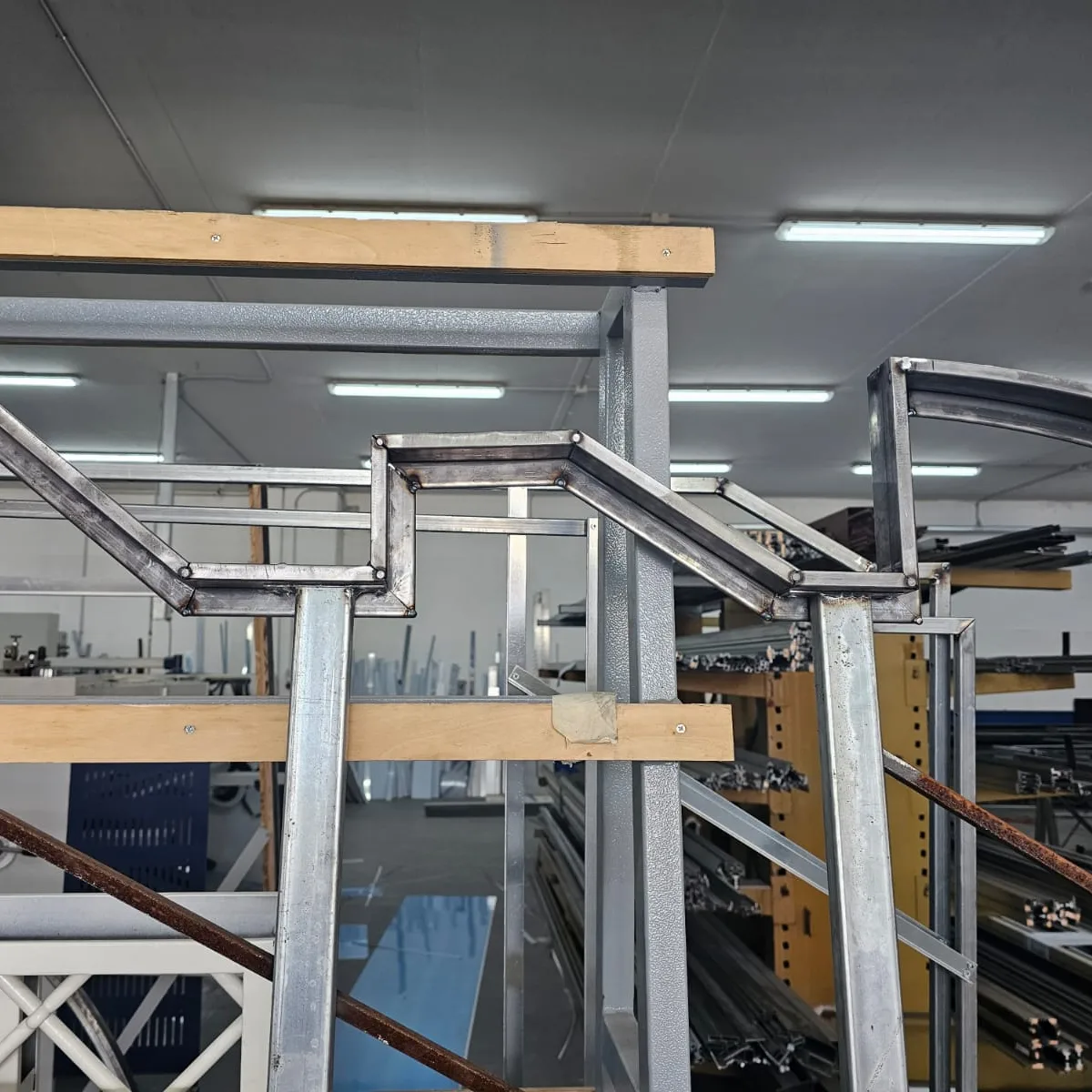 Dime in tubolare di ferro realizzate in officina